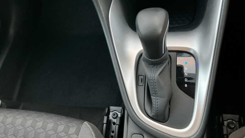 Toyota Yaris 1.5 Hybrid Design 5dr CVT Hybrid Hatchback